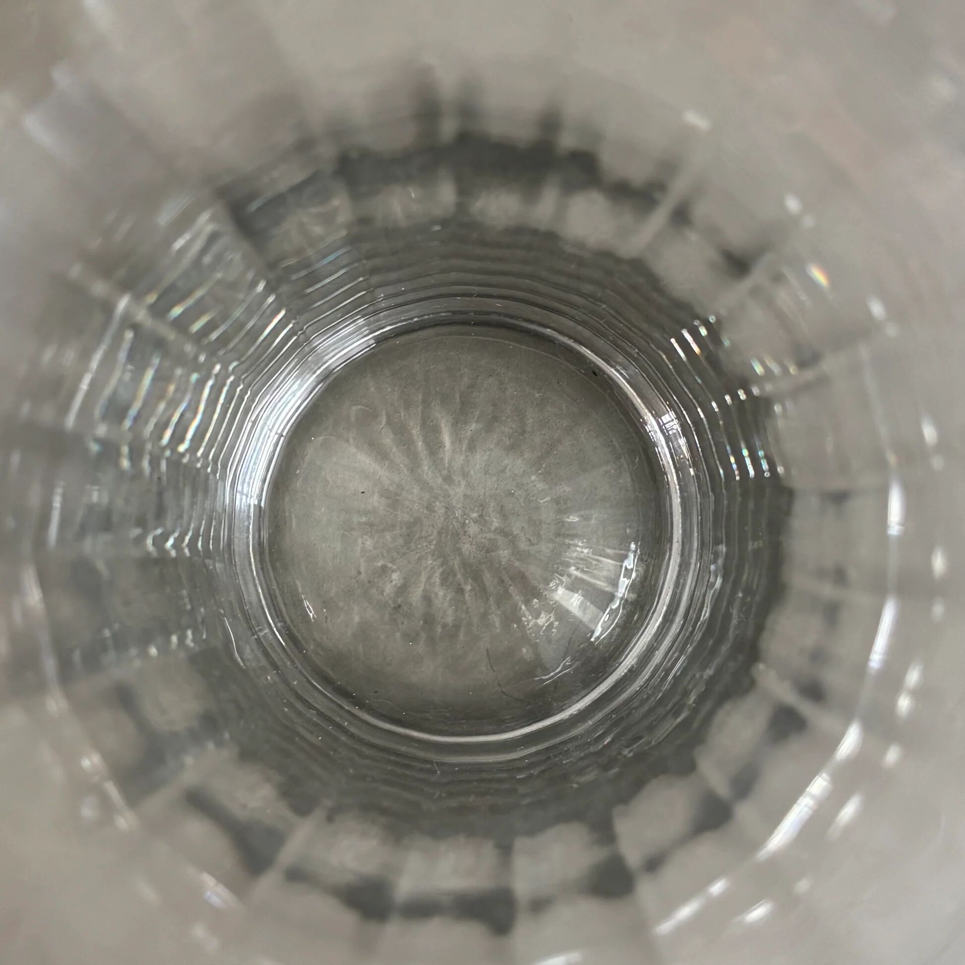 Grand vase en verre évasé - Ref 1348