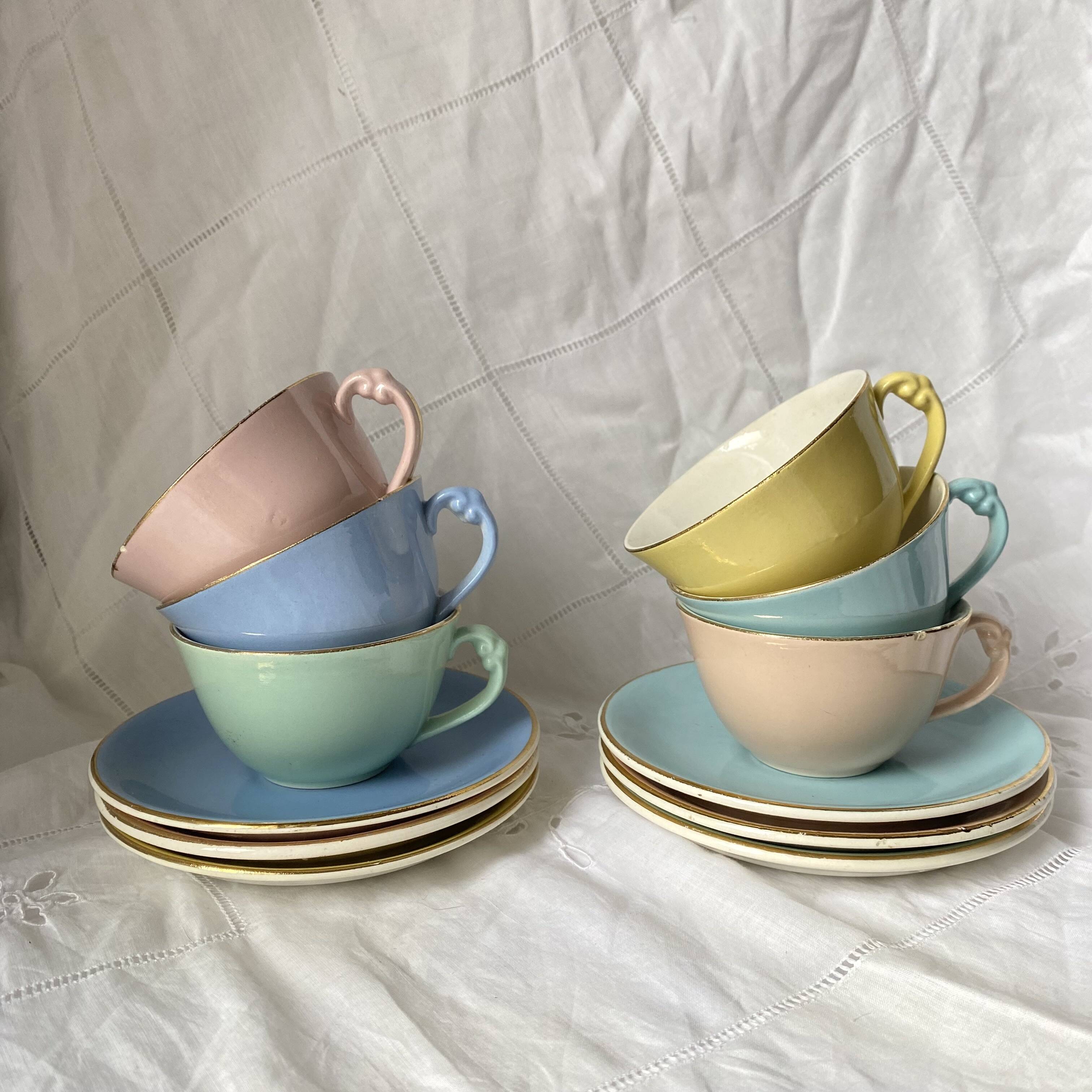 Mugs Moulin des Loups pastel colour 1960s