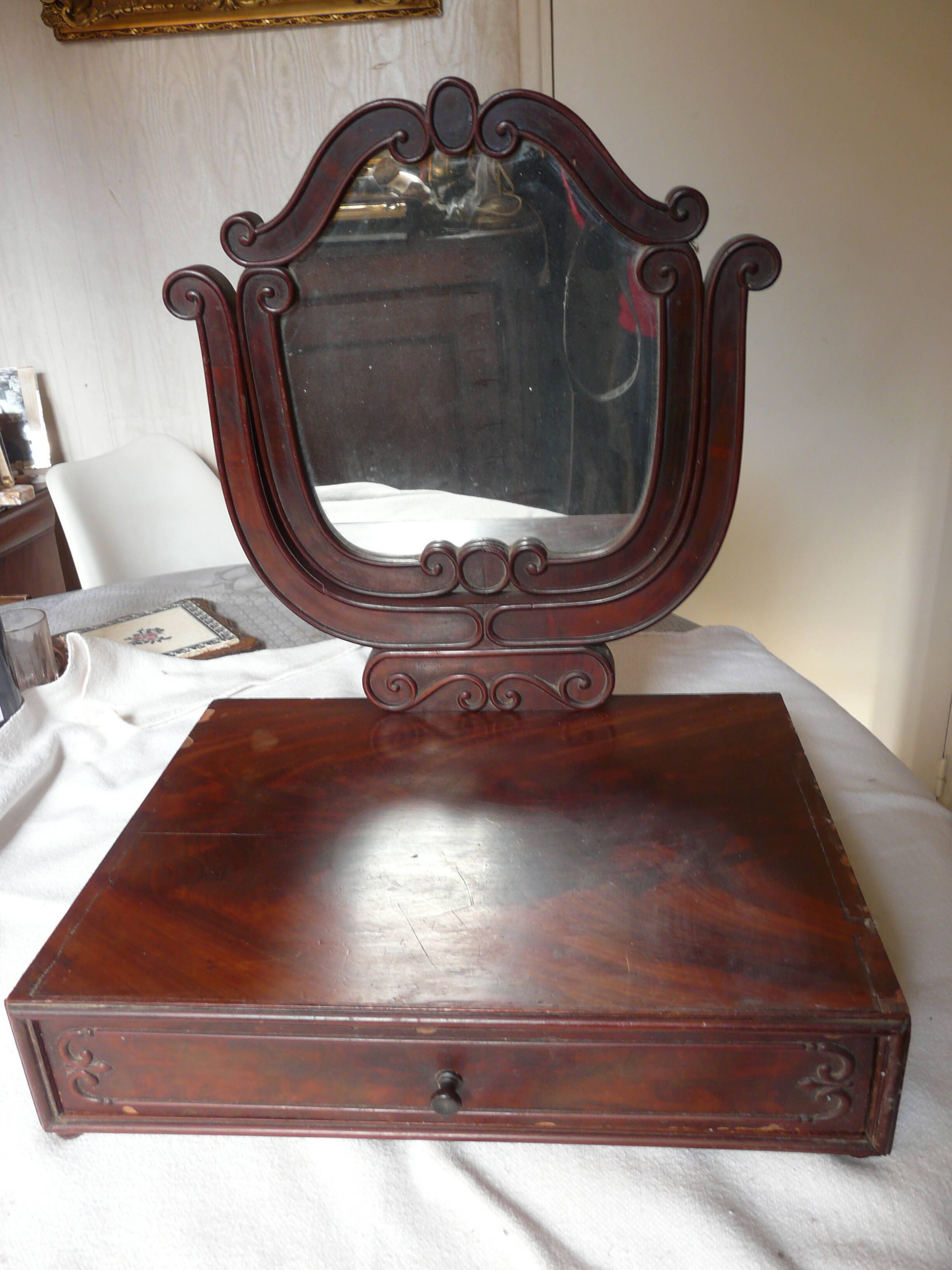 Coiffeuse de table avec miroir Napoléon III placage accajou