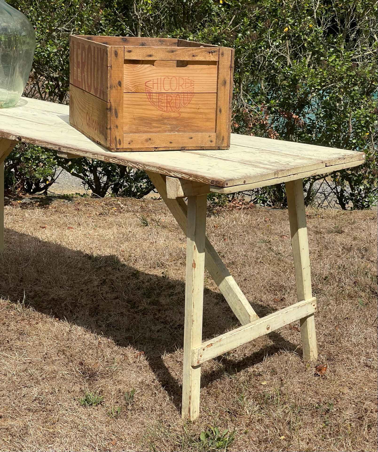Guinguette table