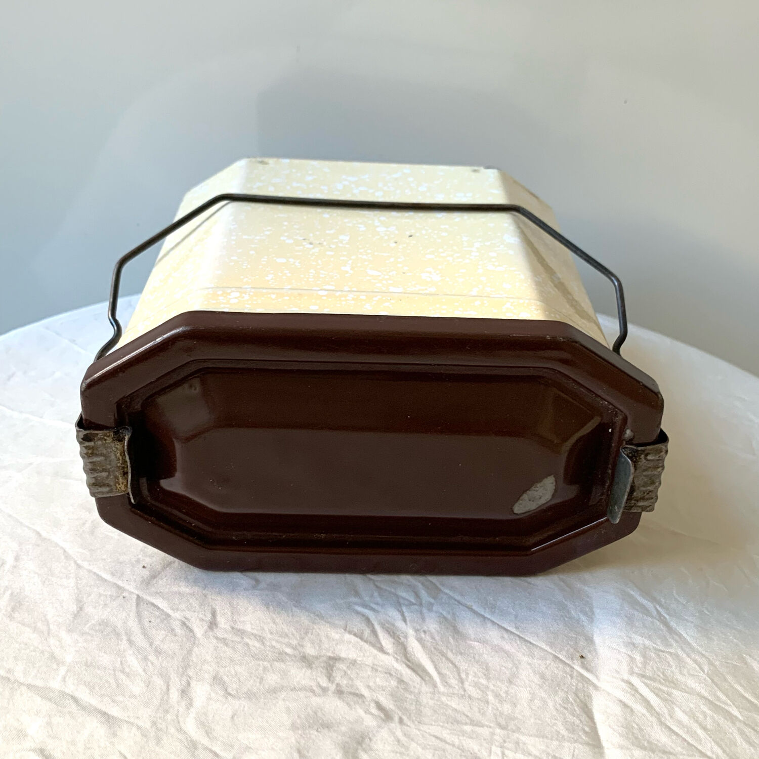 Vintage enamelled sheet metal bowl