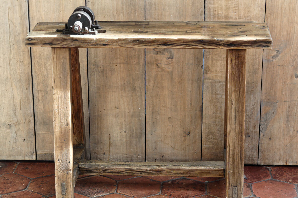 Old workbench - wooden service