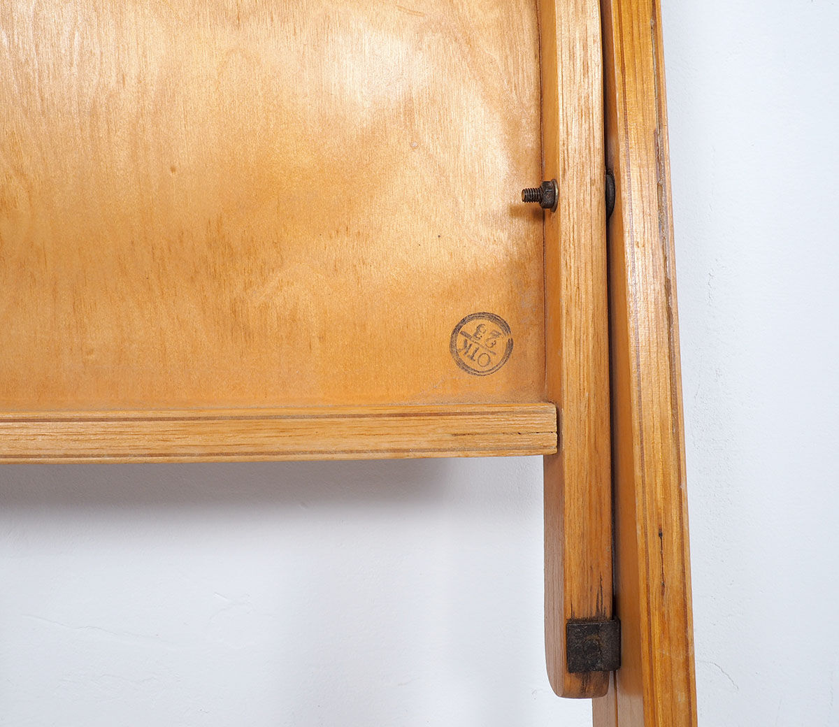 4 chaises pliantes vintage en bois d’OTK, années 1950