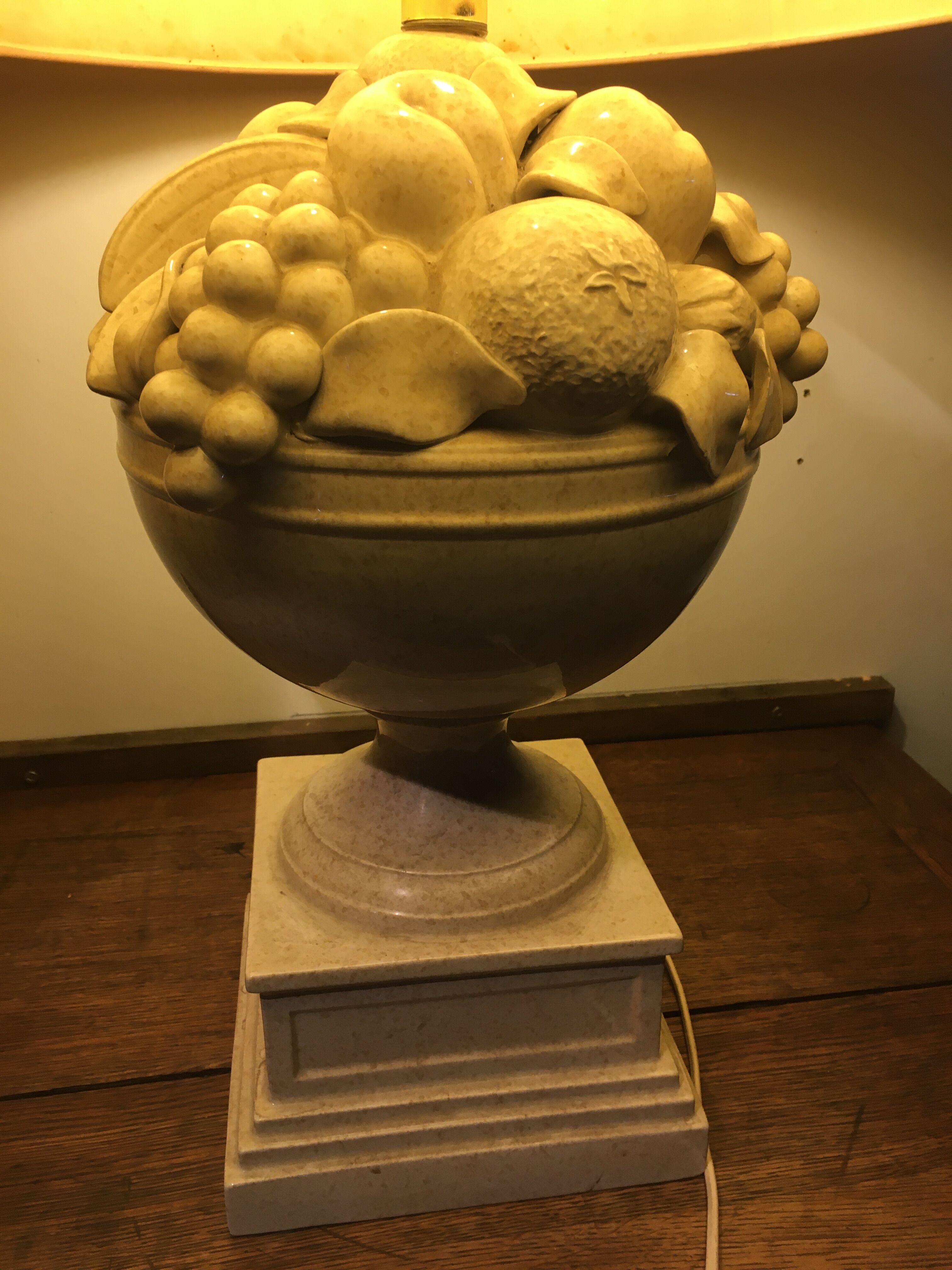 Ceramic fruit cutting lamp