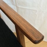 Fauteuil restauré en tissu noir, milieu XXème