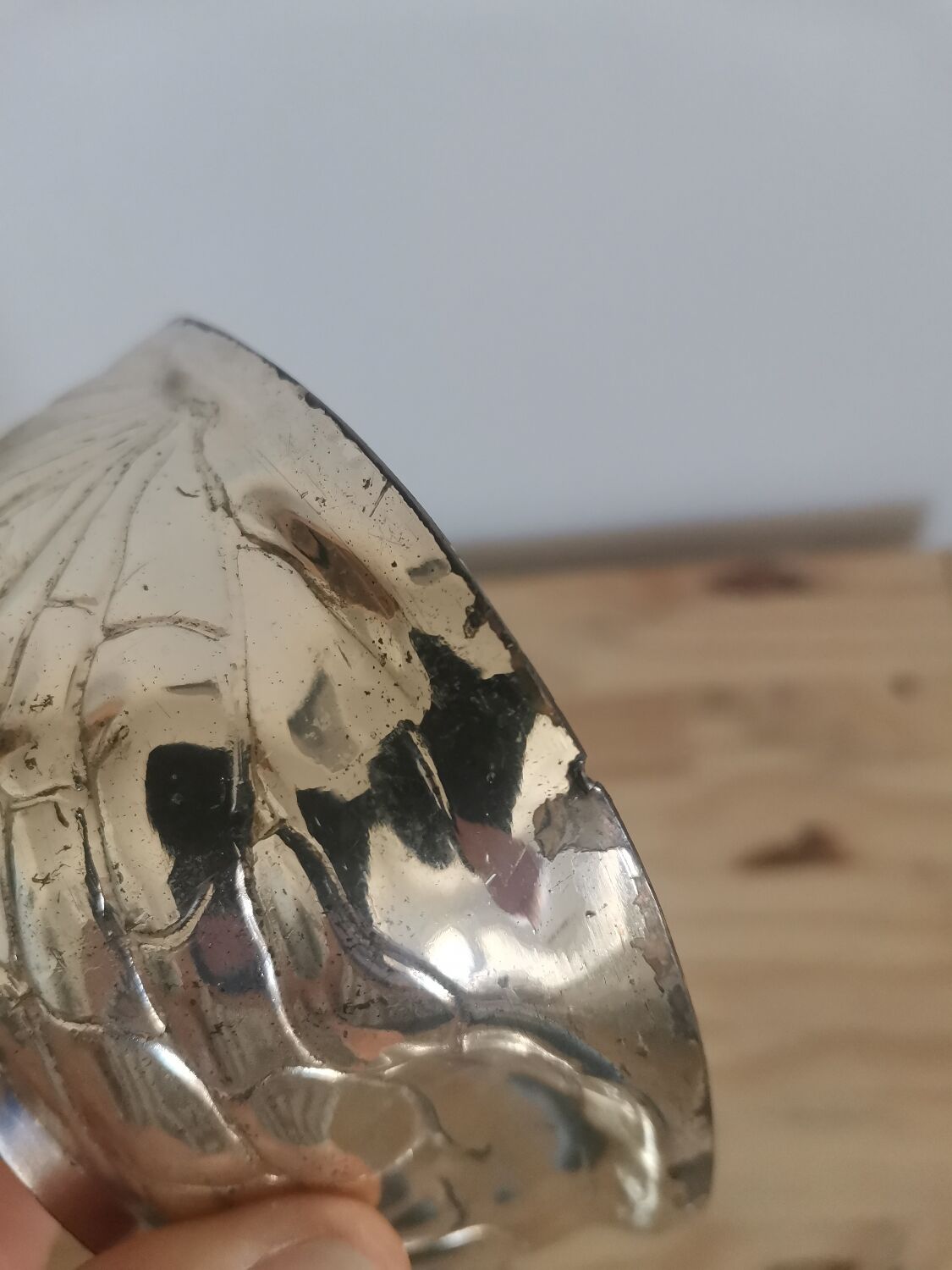 Vintage art deco walnut-shaped box in silver metal