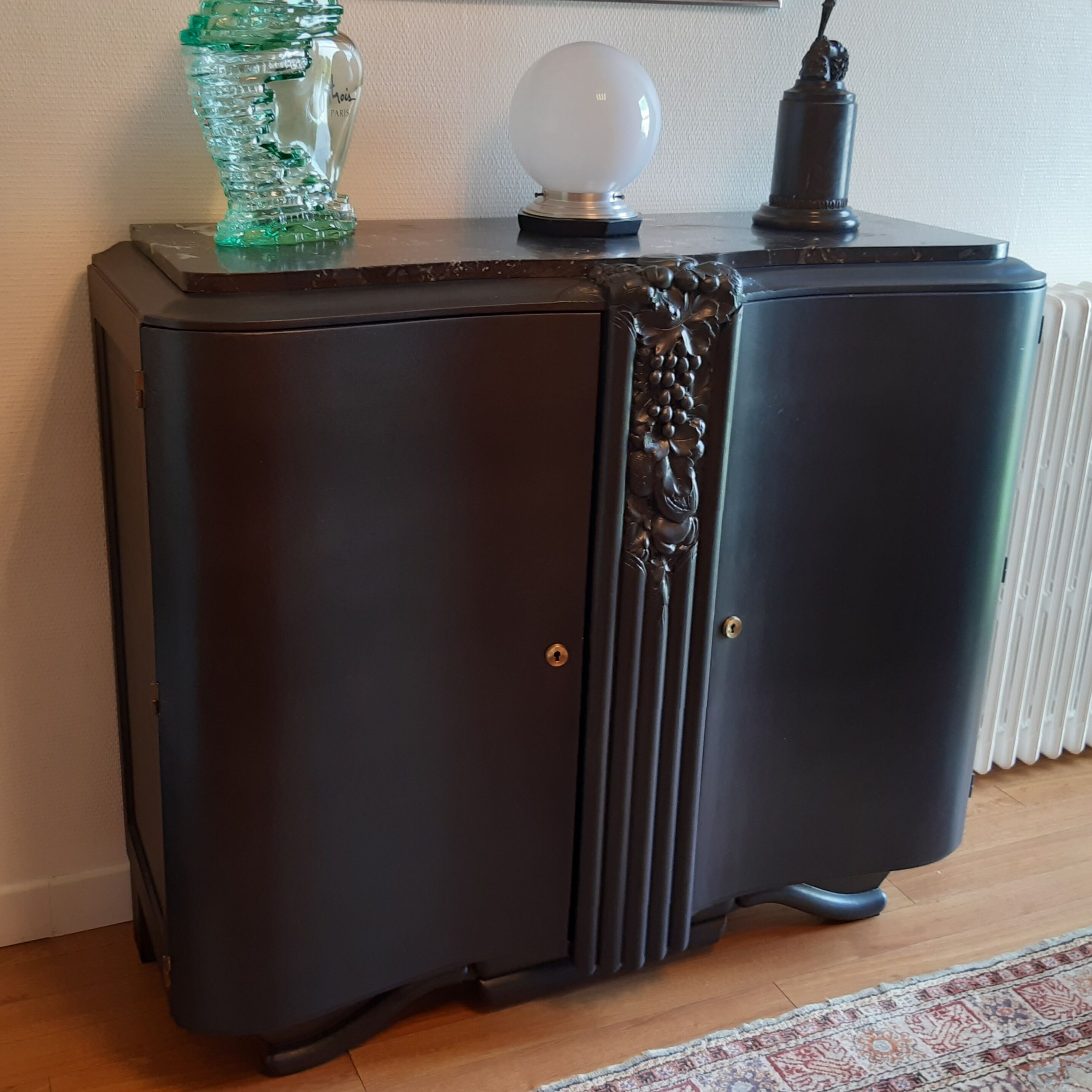 Buffet art deco black steel on marble or 2-door dresser