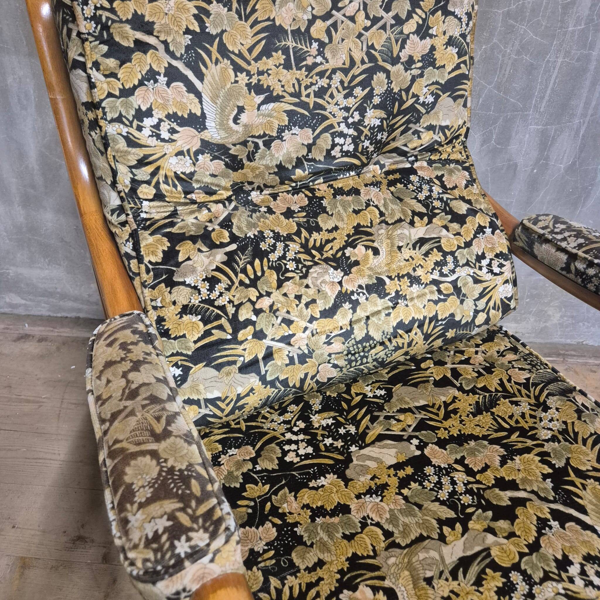 Pair of Wooden Armchairs with Curved Arms, Czechoslovakia, 1940s–1950s