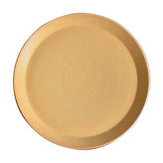 Flat stoneware serving dish