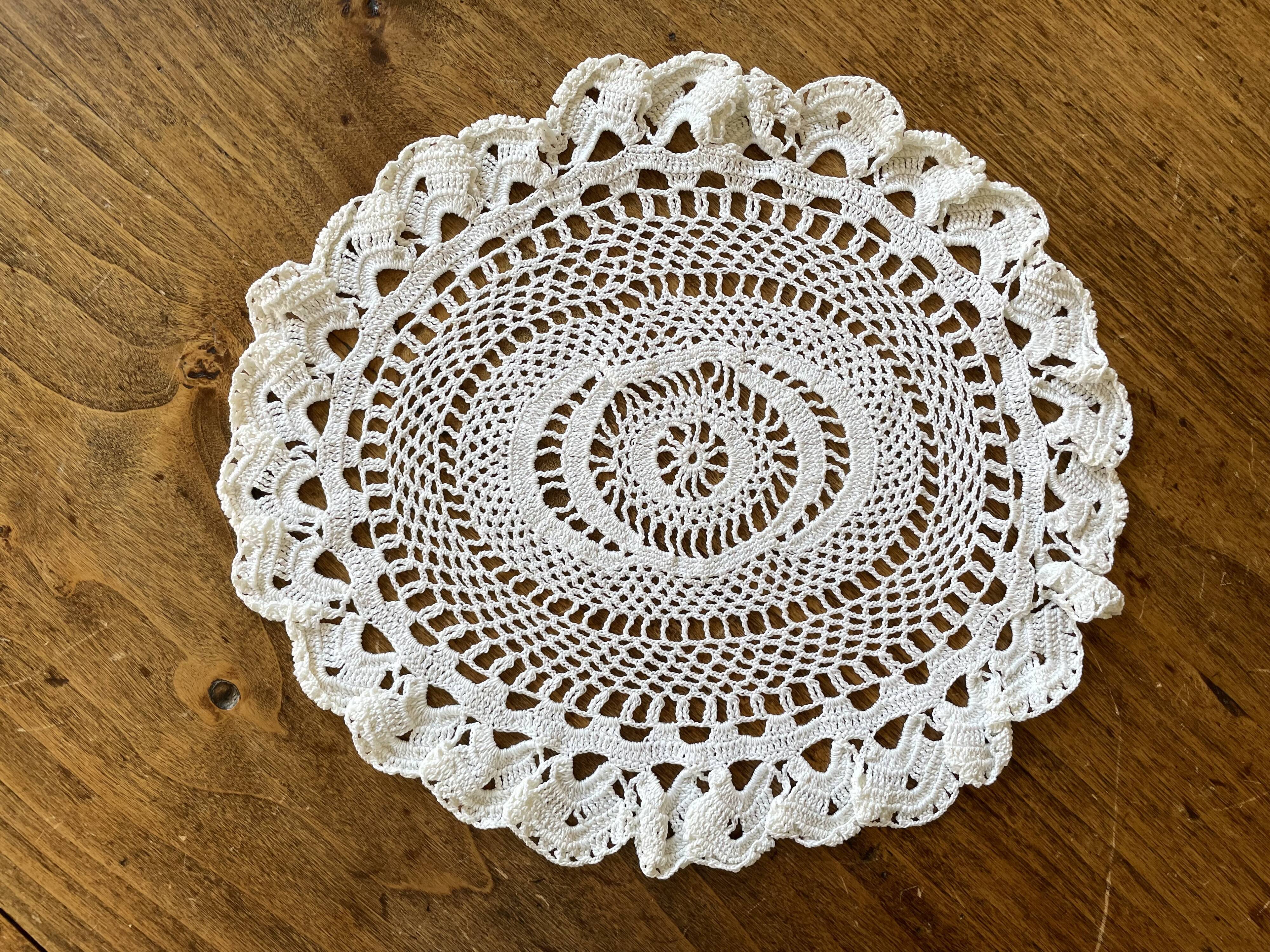 1 crochet doily, oval, old vintage