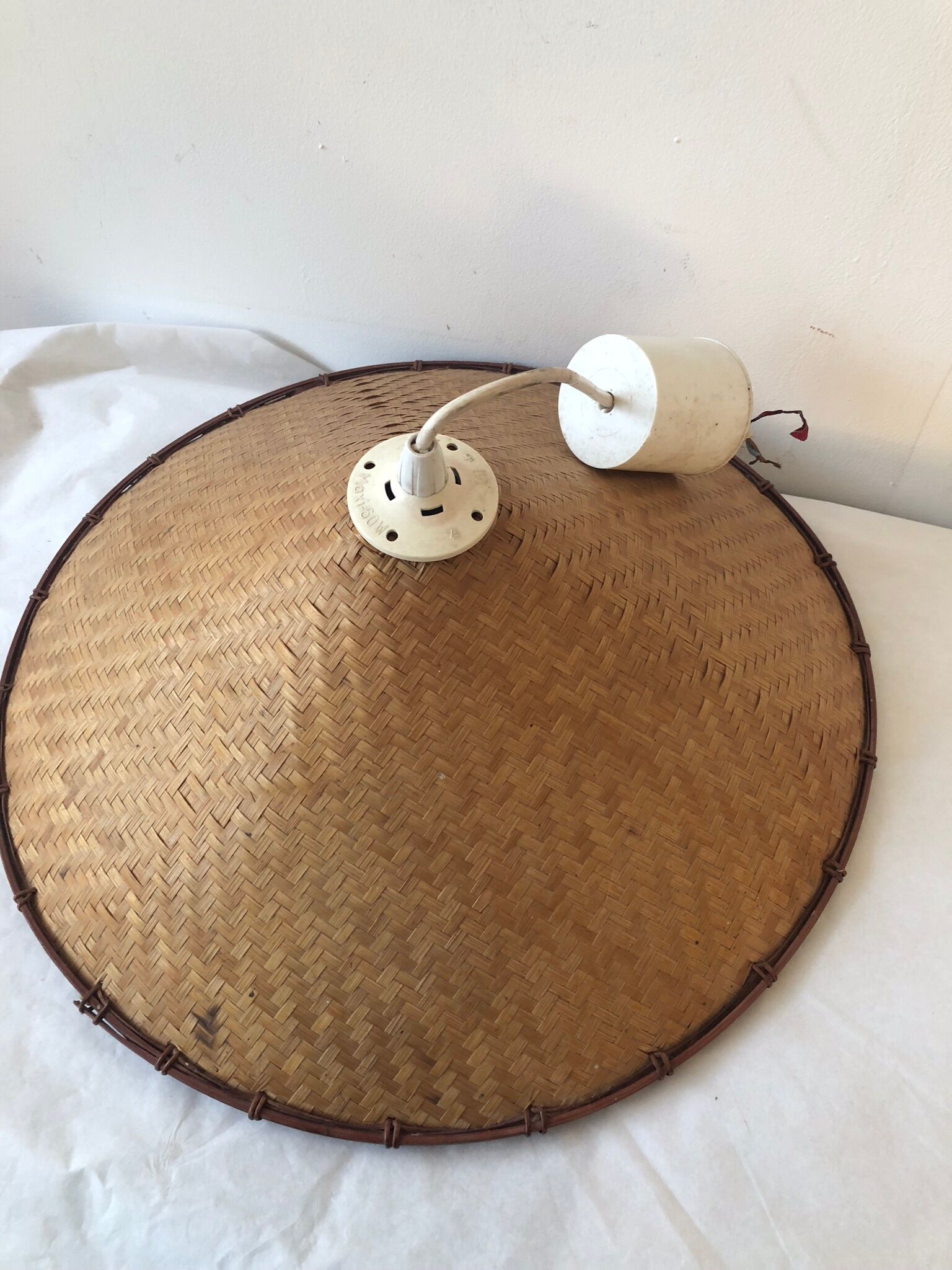 Vintage rattan suspension