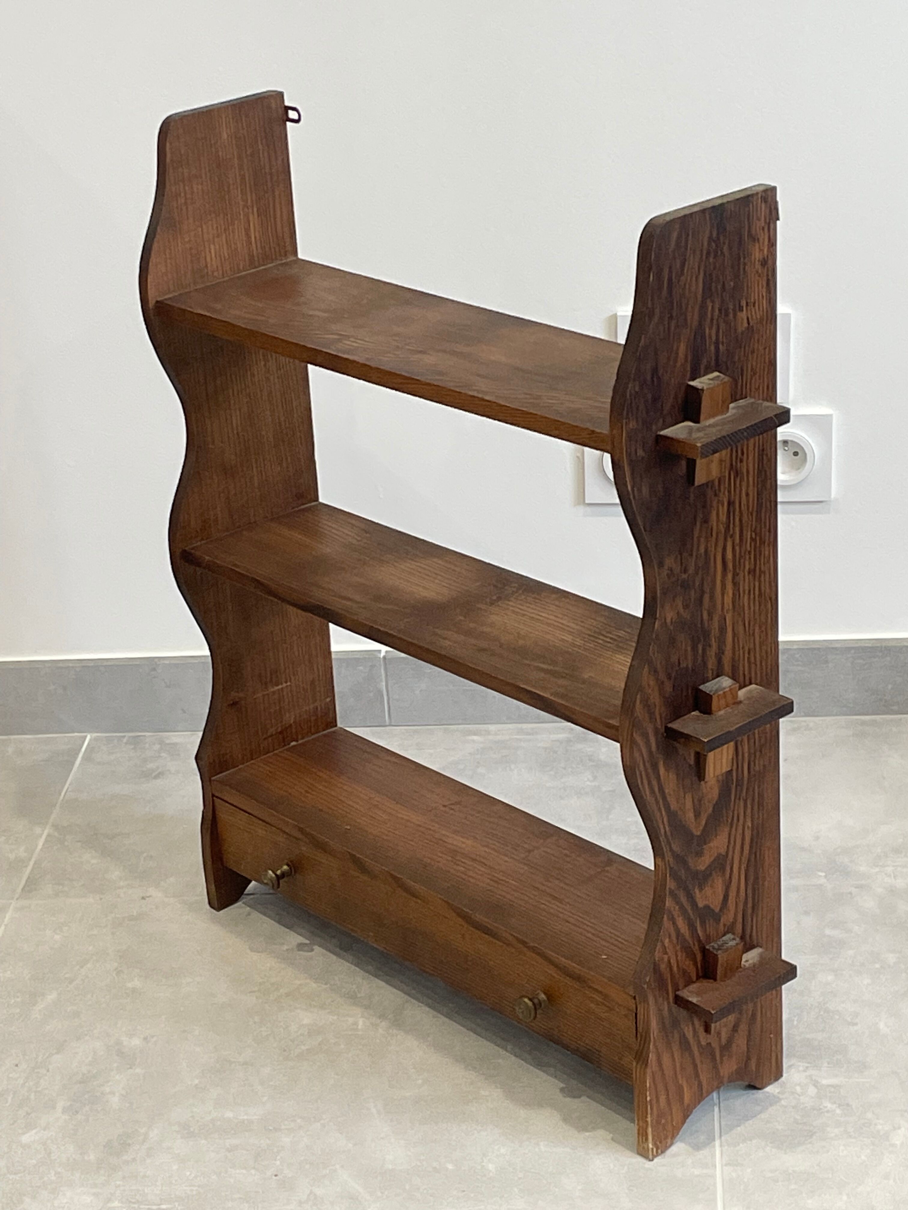 Wall shelf brutalist type