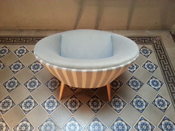 Fauteuil egg cup années 50