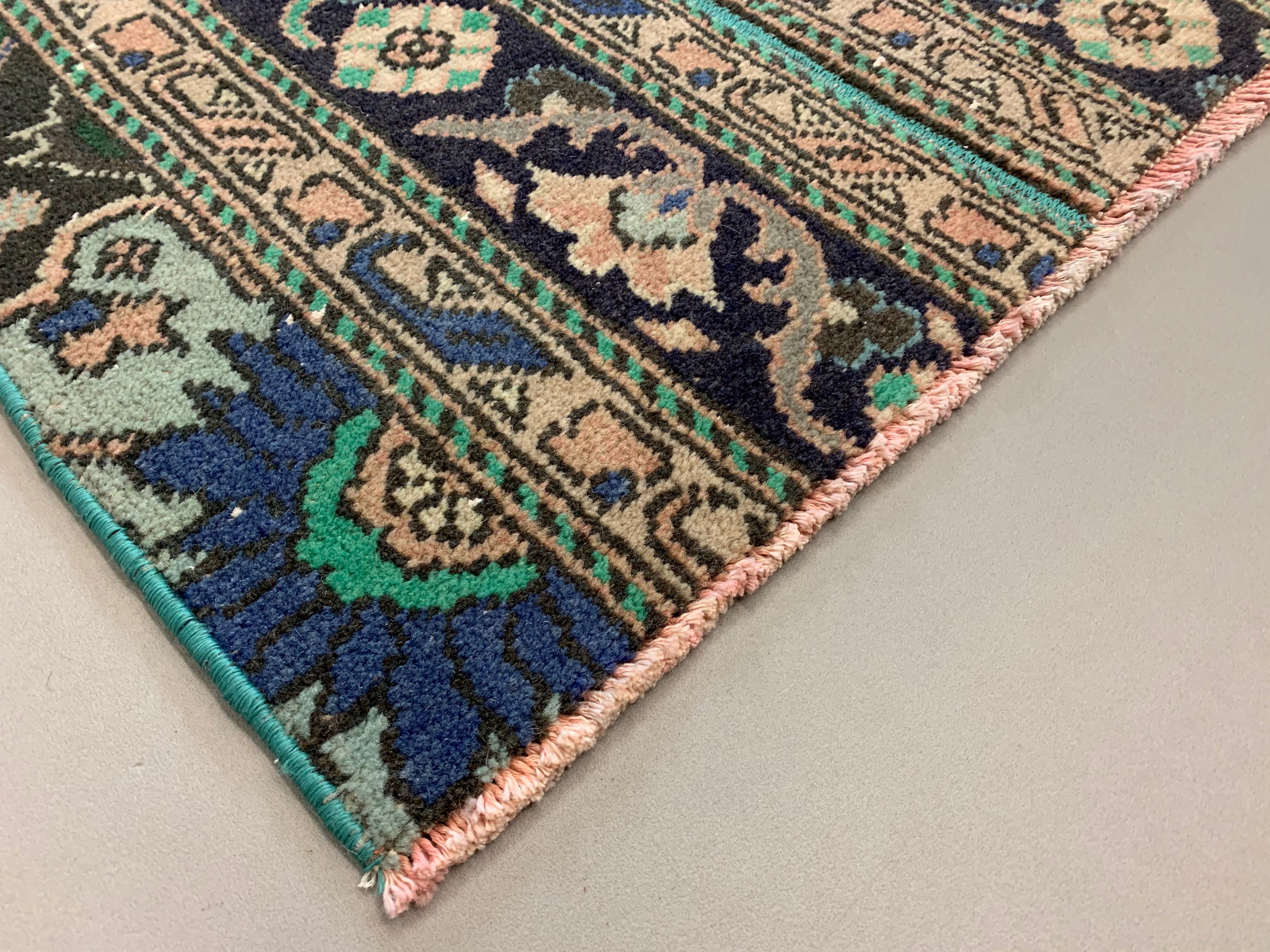 Distressed Turkish Rug 115x68 cm Vintage Shabby, Tribal Red, Green, Brown Small