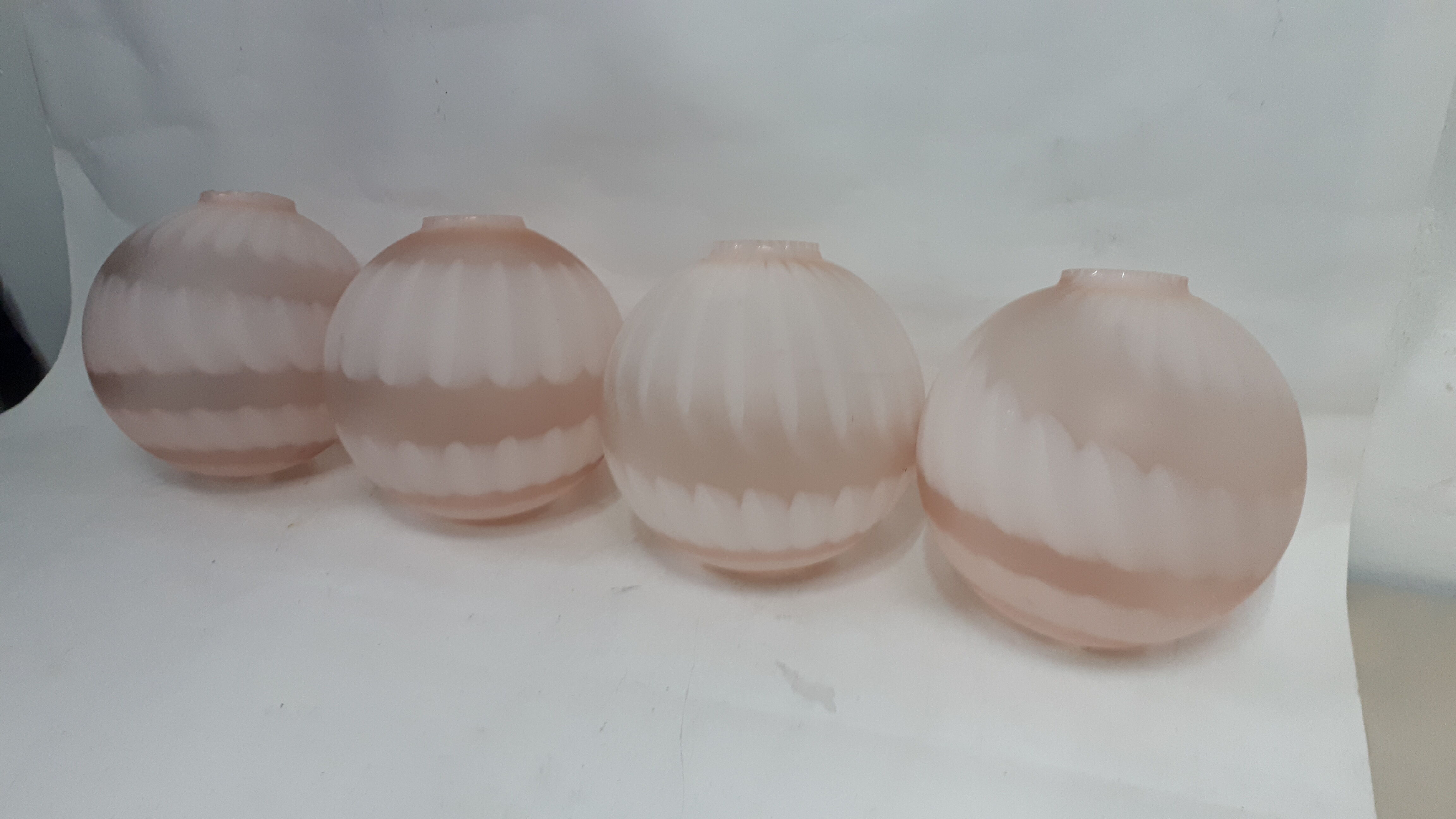 Lot of 4 globes vintage glass opaline 1960 pink