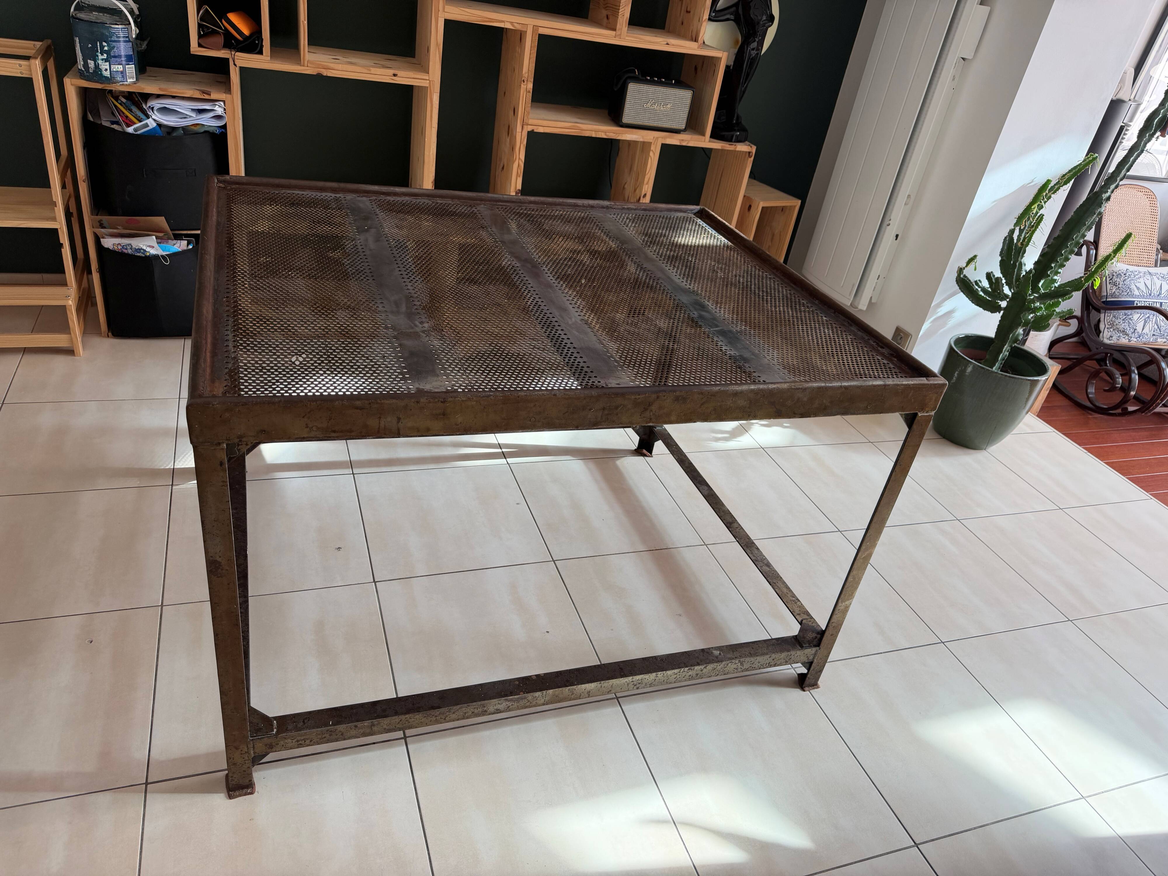 table de tri postale métalique