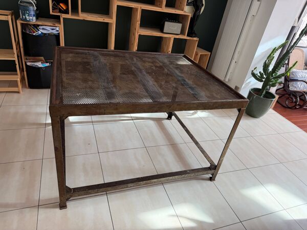table de tri postale métalique