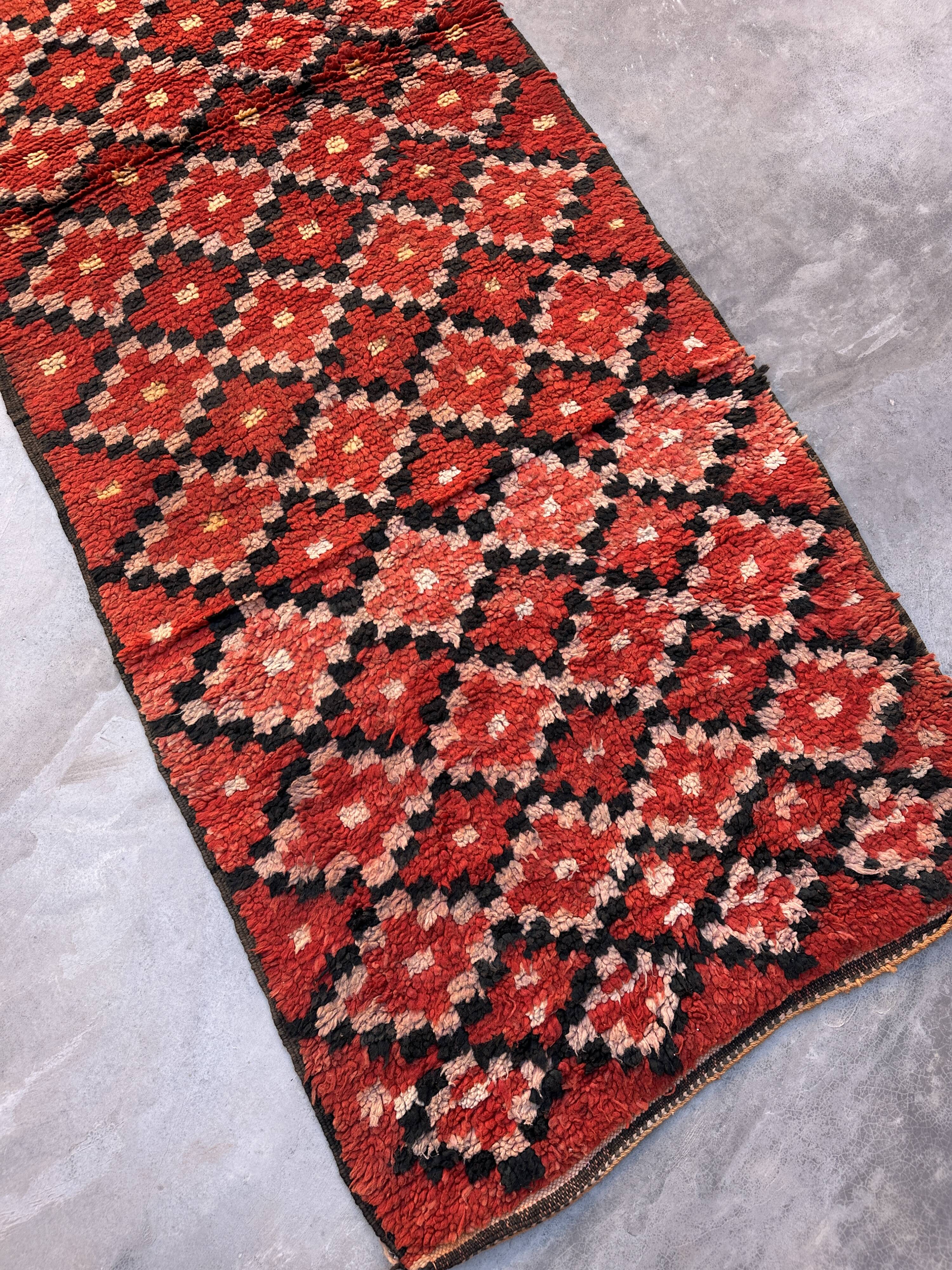 Moroccan rug Marmoucha red - 289 x 97 cm