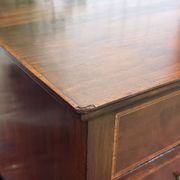 Commode anglaise en acajou et chêne, début XXème