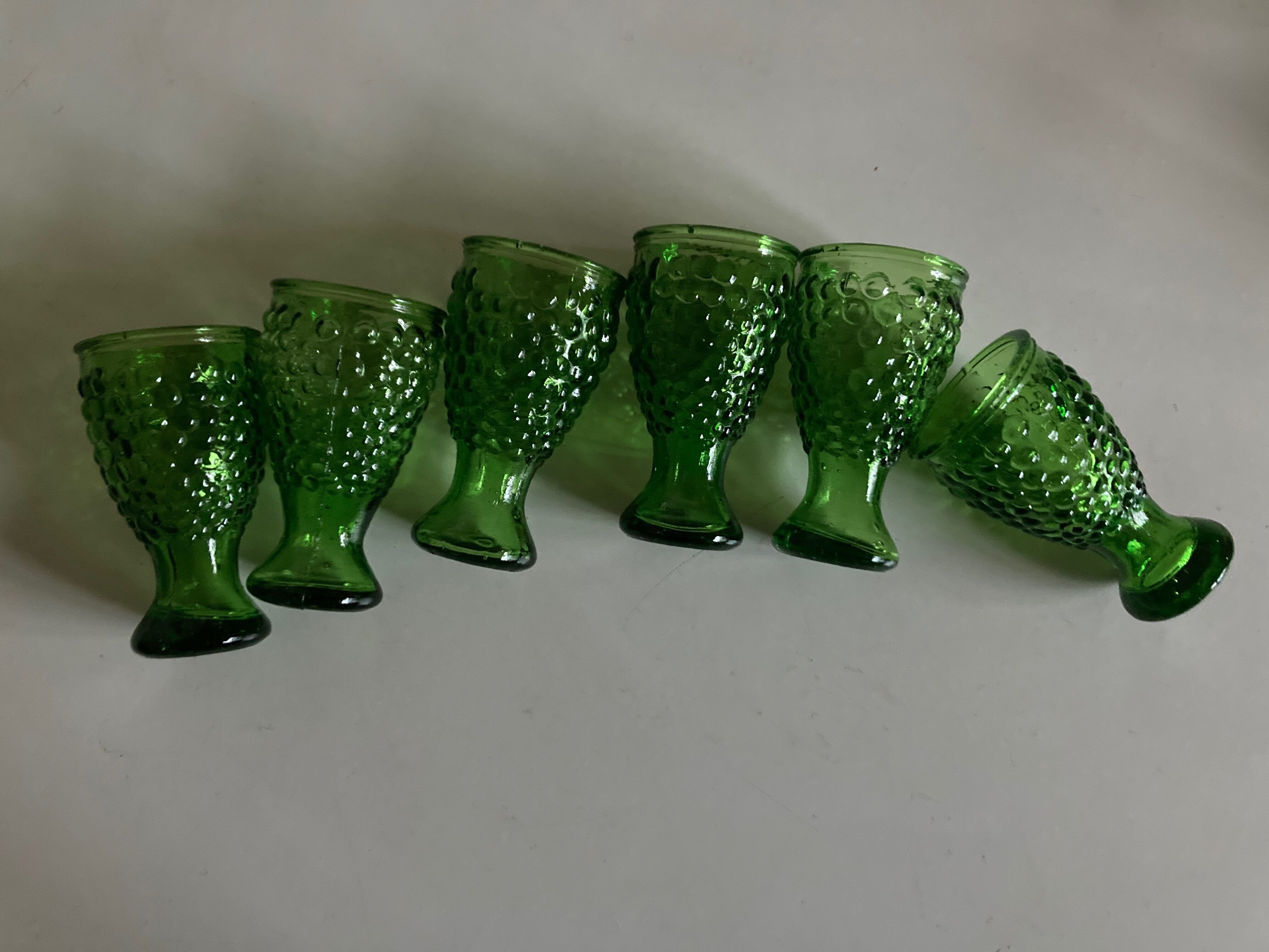 Produit BHV Set de 6 verres a alcool travail italien en verre pressé 1960