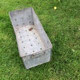 Metal planter