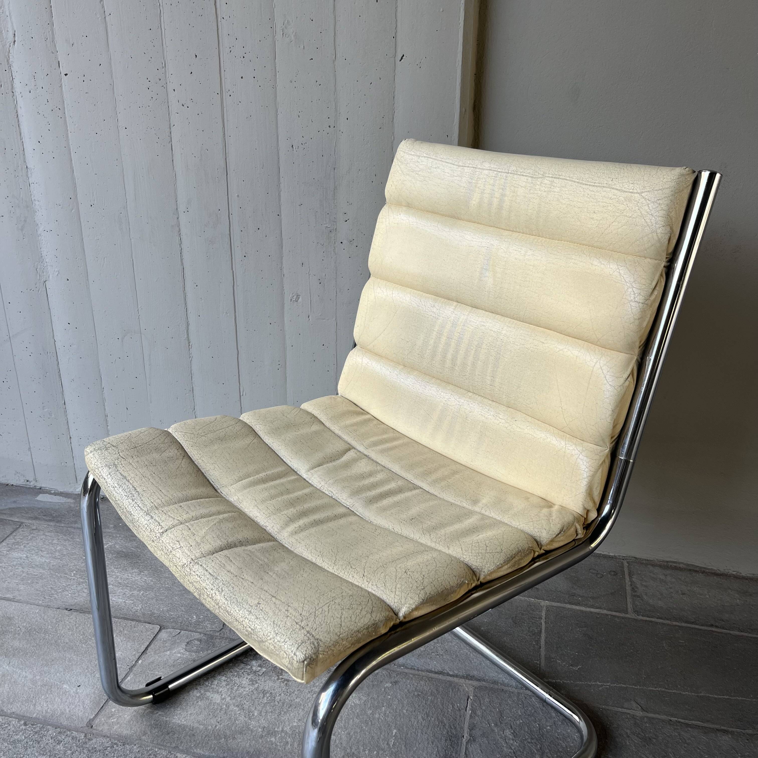 Fauteuil cantilever simili cuir crème vintage 80’s