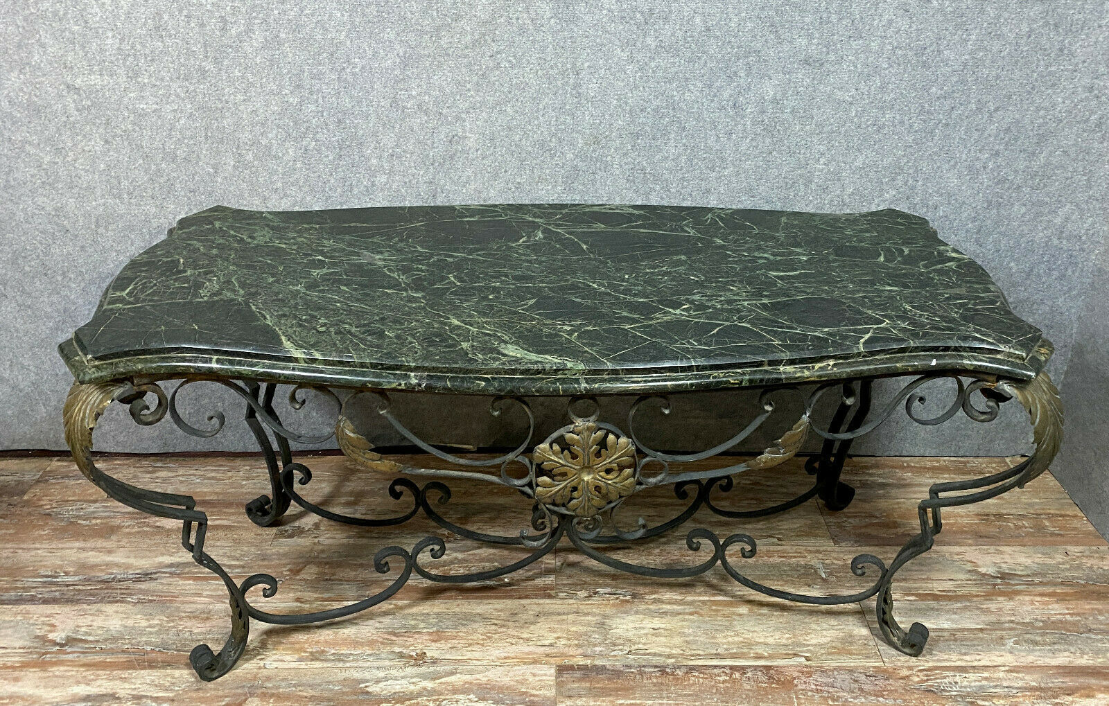 Table with a beautiful marble with green sea throat