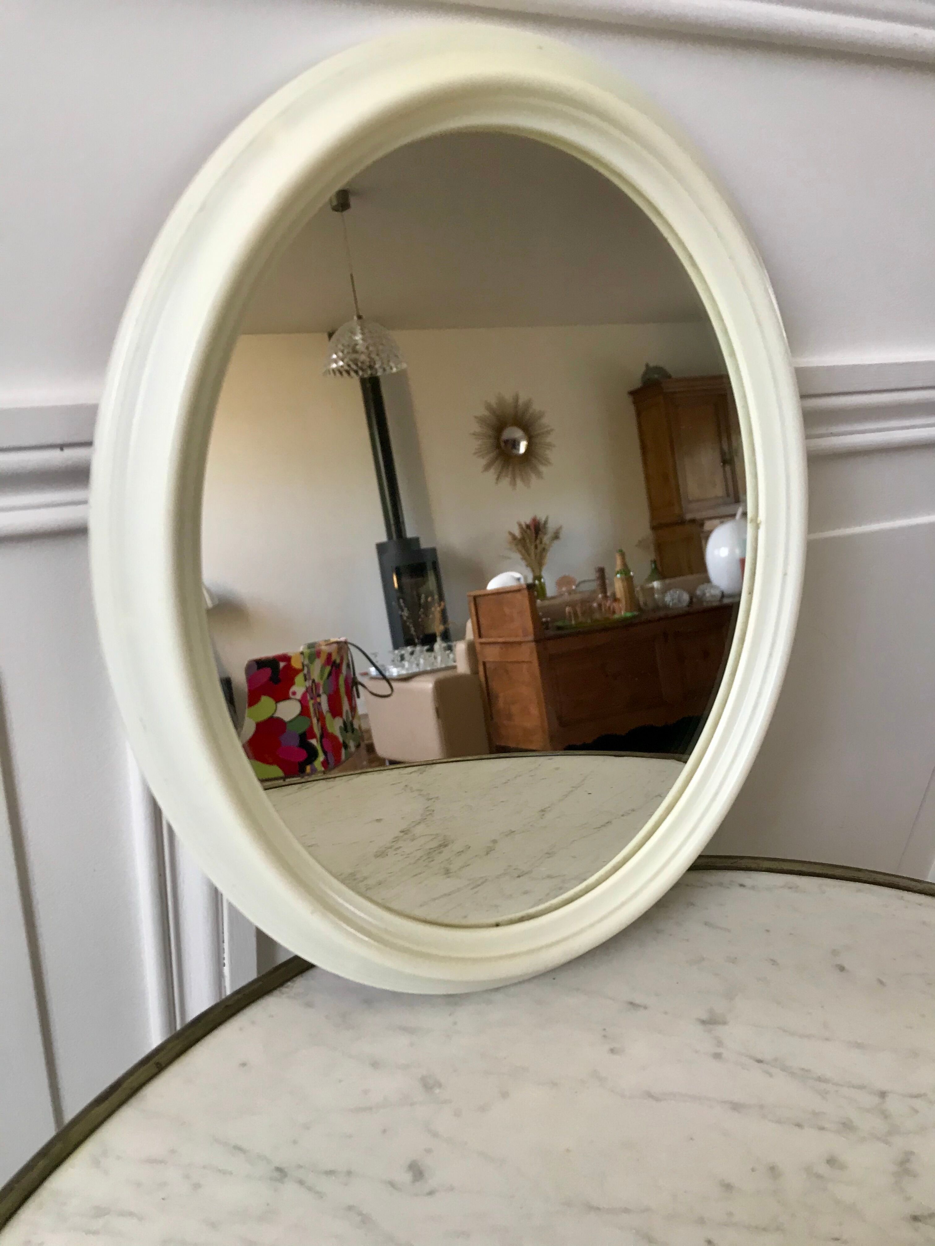 Oval plastic mirror 70s