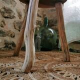 Tabouret tripode brutaliste, restauré.
