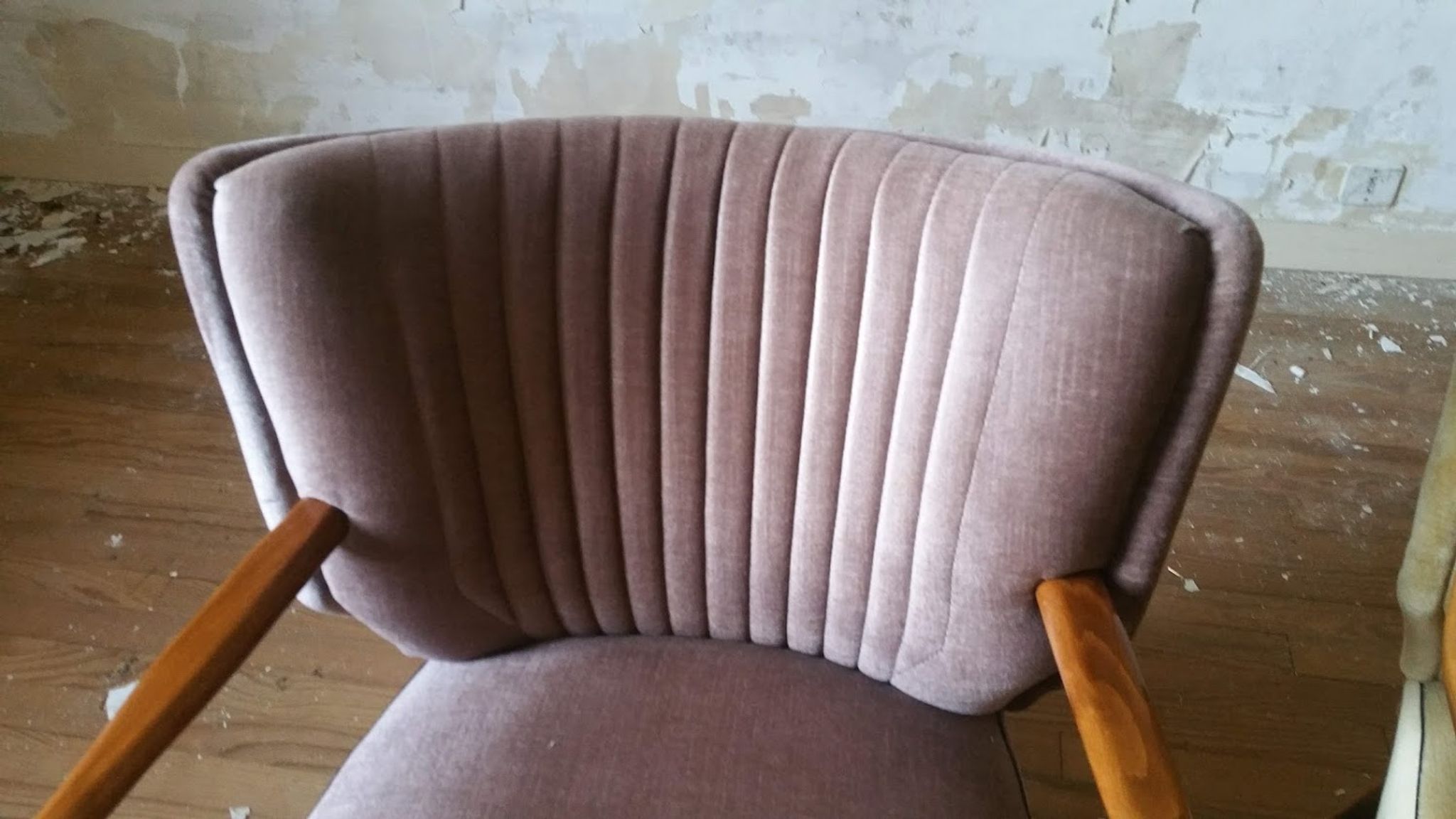 Fauteuil vintage années 50/60 beige rosé