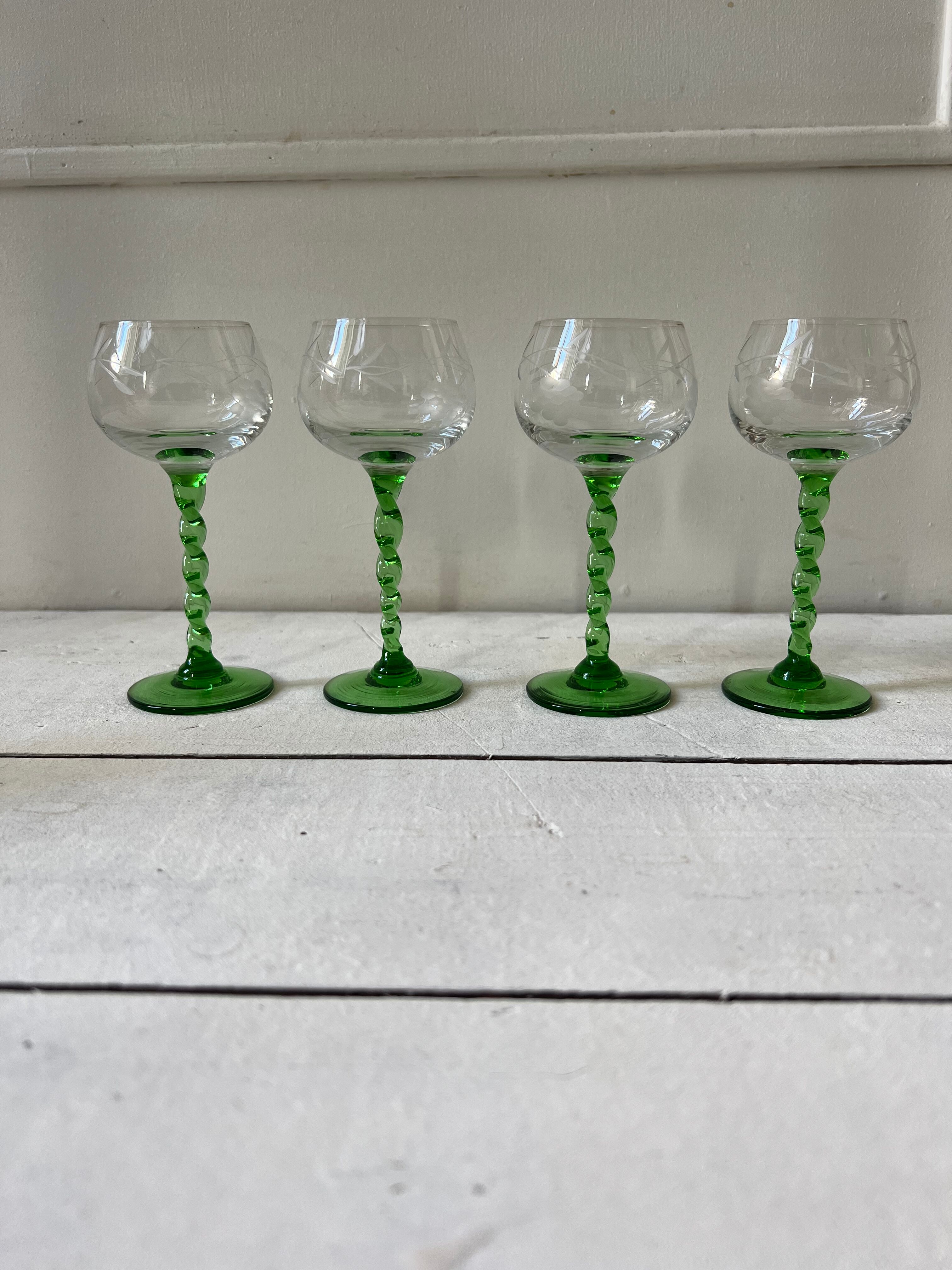 4 Alsace wine glasses cluster décor