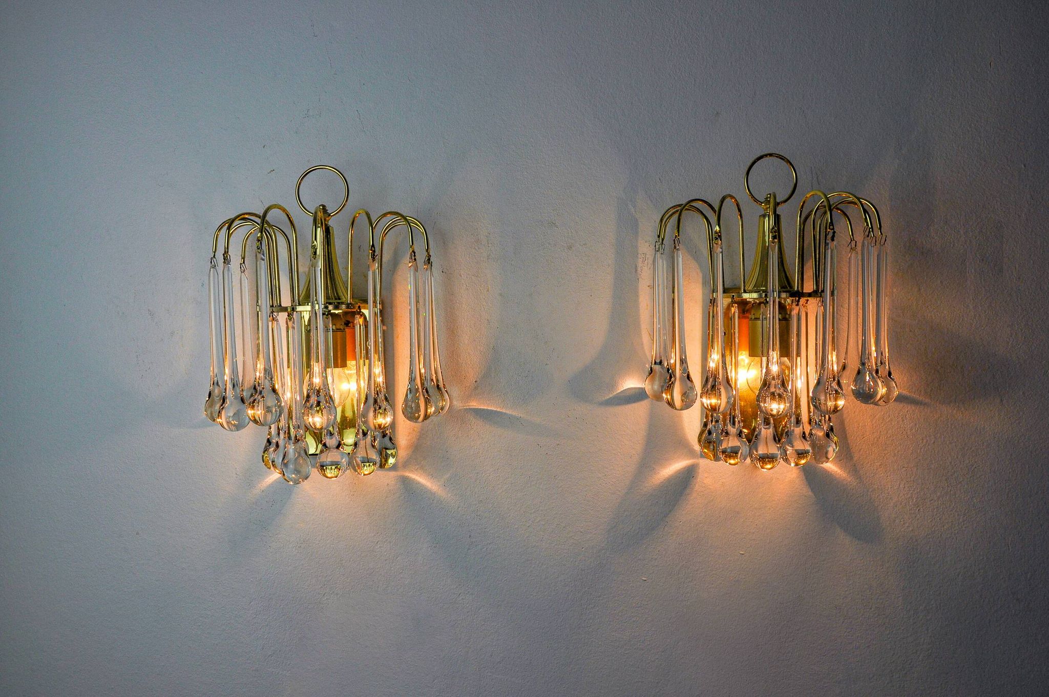 Pair of Venini "drops" wall lights, 2 levels, murano glass, Italy, 1970