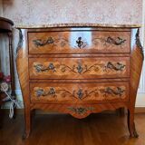 Commode en bois dessus en marbre