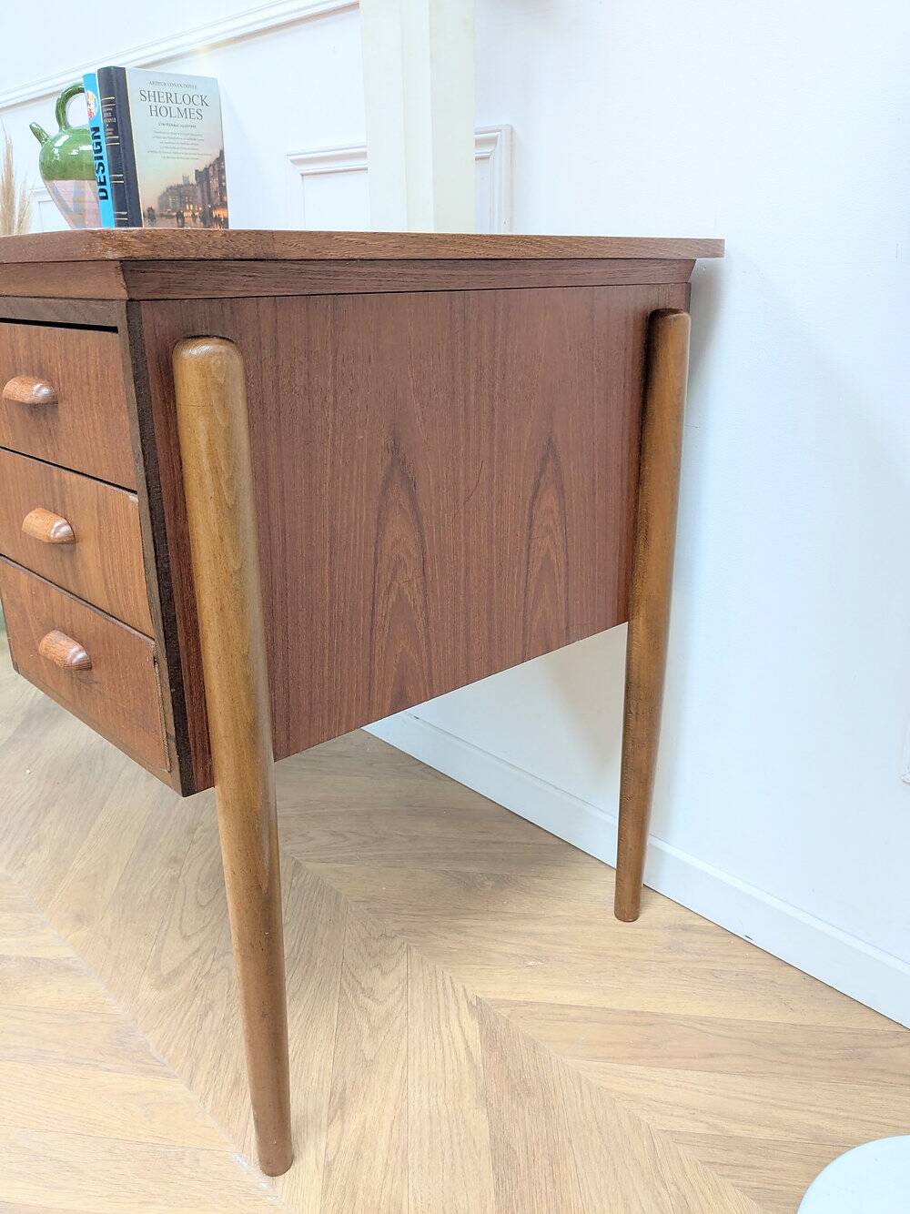 Scandinavian desk