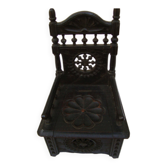 Coffret à bijoux en forme de chaise bretonne