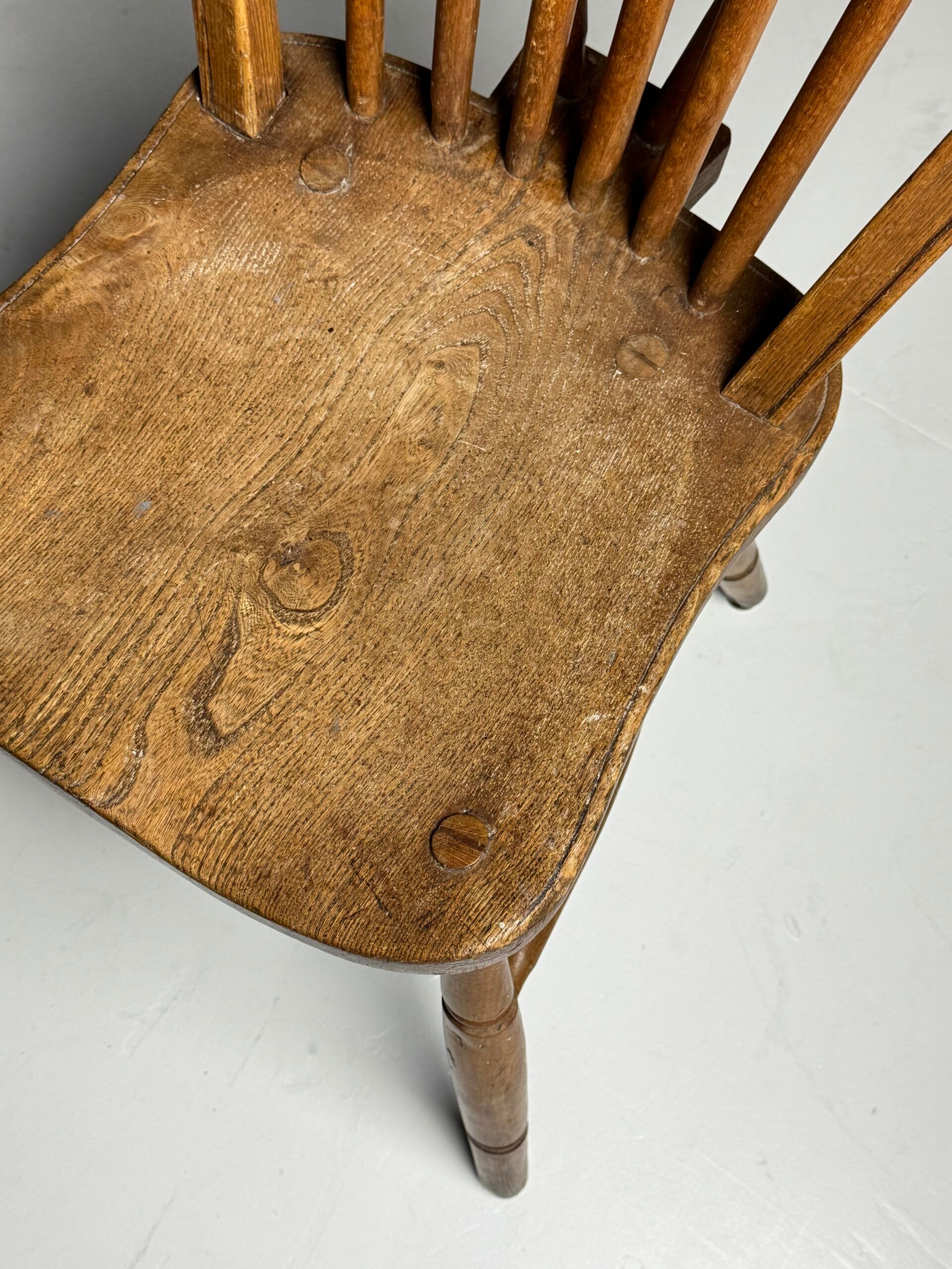 Set of 2 Windsor chairs