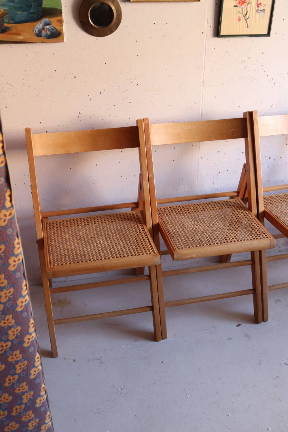 Set of 5 vintage folding chairs in beech and cane – Italy, 1970s