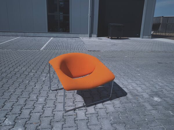 CHAISE CUBIQUE' PAR OLIVIER MOURGUE POUR AIRBORNE INTERNATIONAL