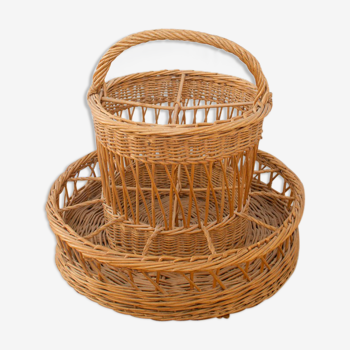 Rattan bottle holder