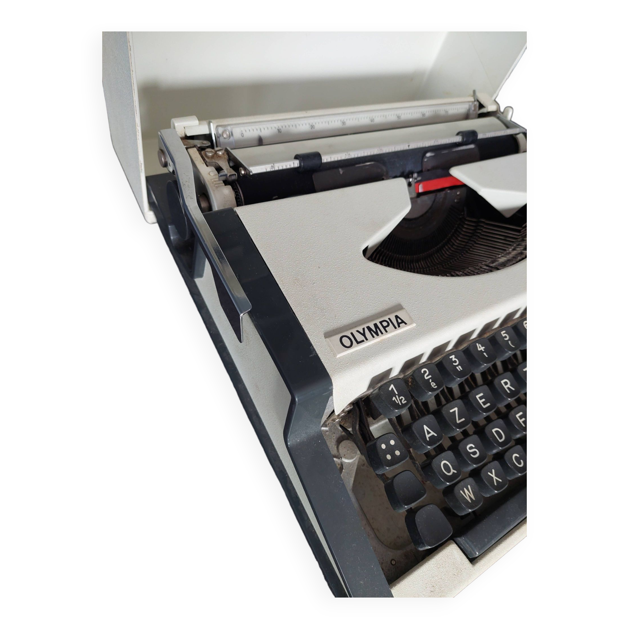 Olympia traveler typewriter