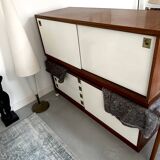 Deux buffets scandinaves (danois) en teck fin avec portes coulissantes