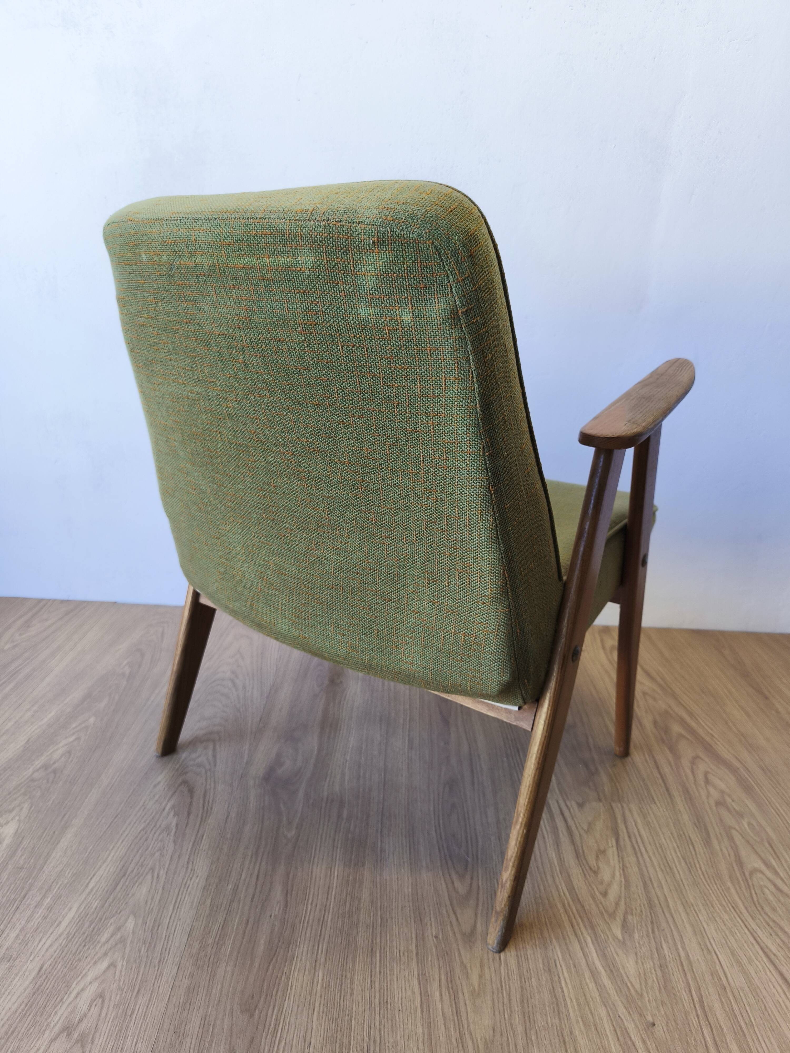 Armchair model 366 Chierowski 70s.