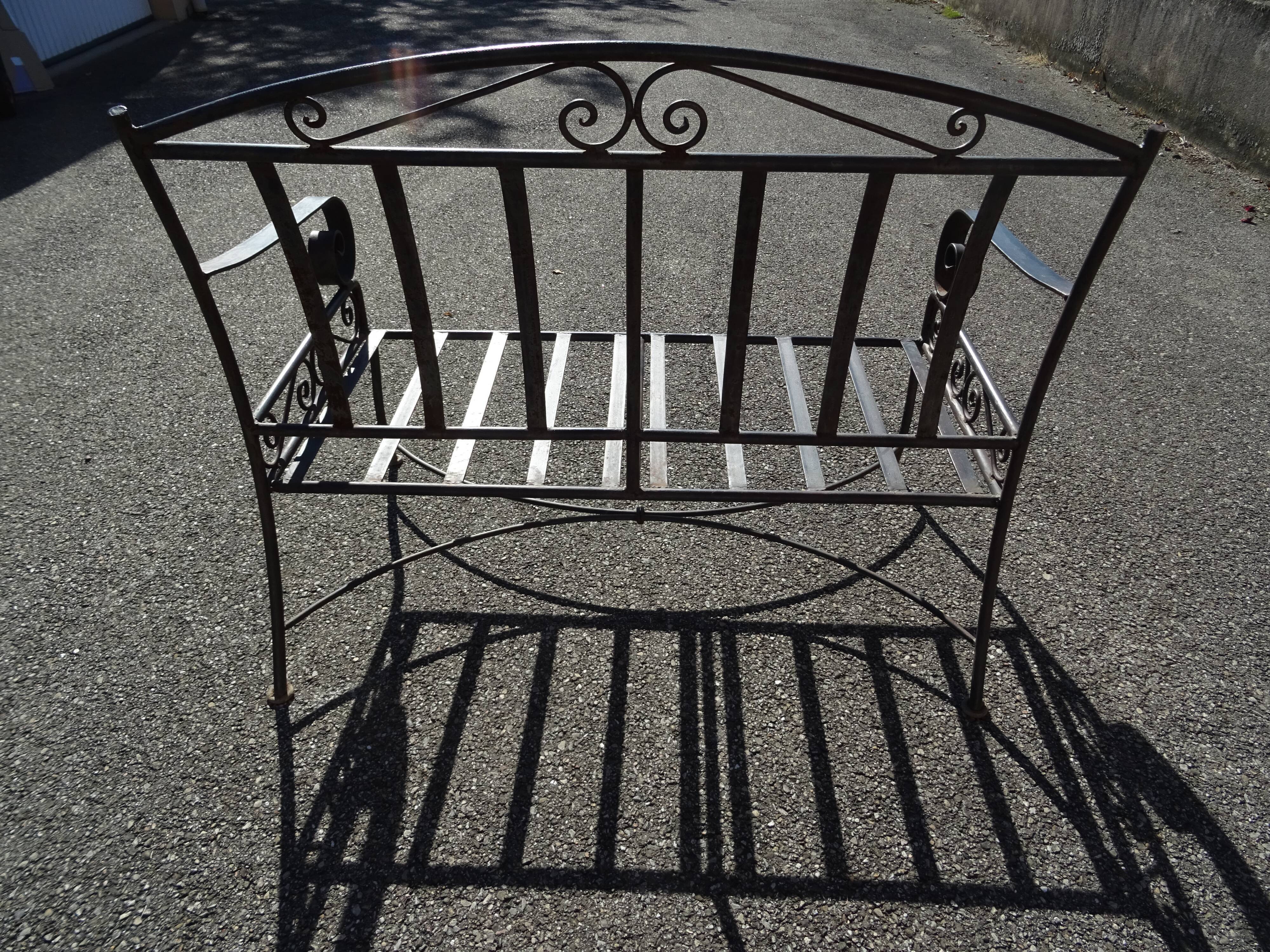 Banc de jardin en fer forgé