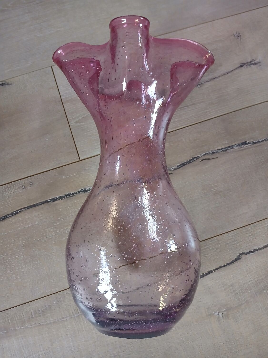 Pink bubble glass corolla vase