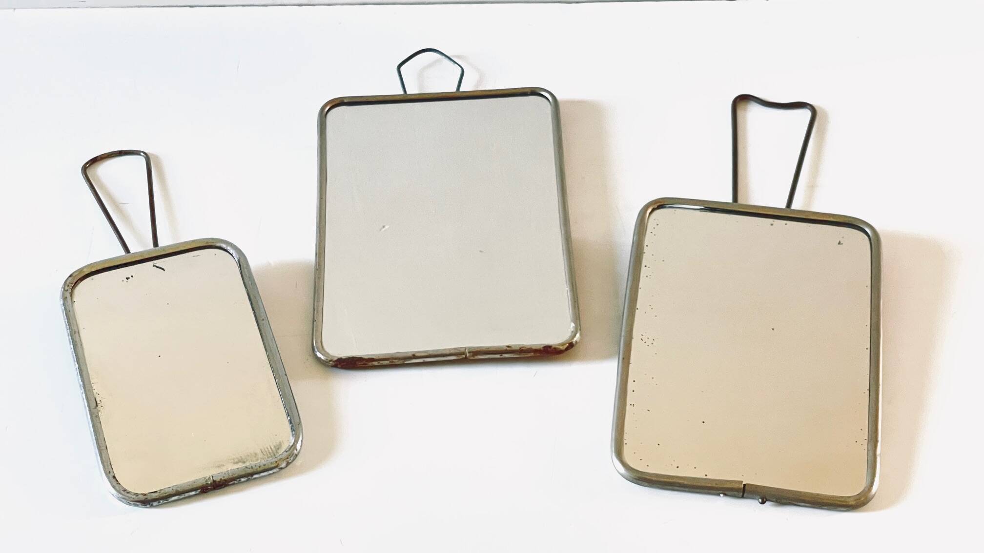 Collection de 3 miroirs barbier vintage