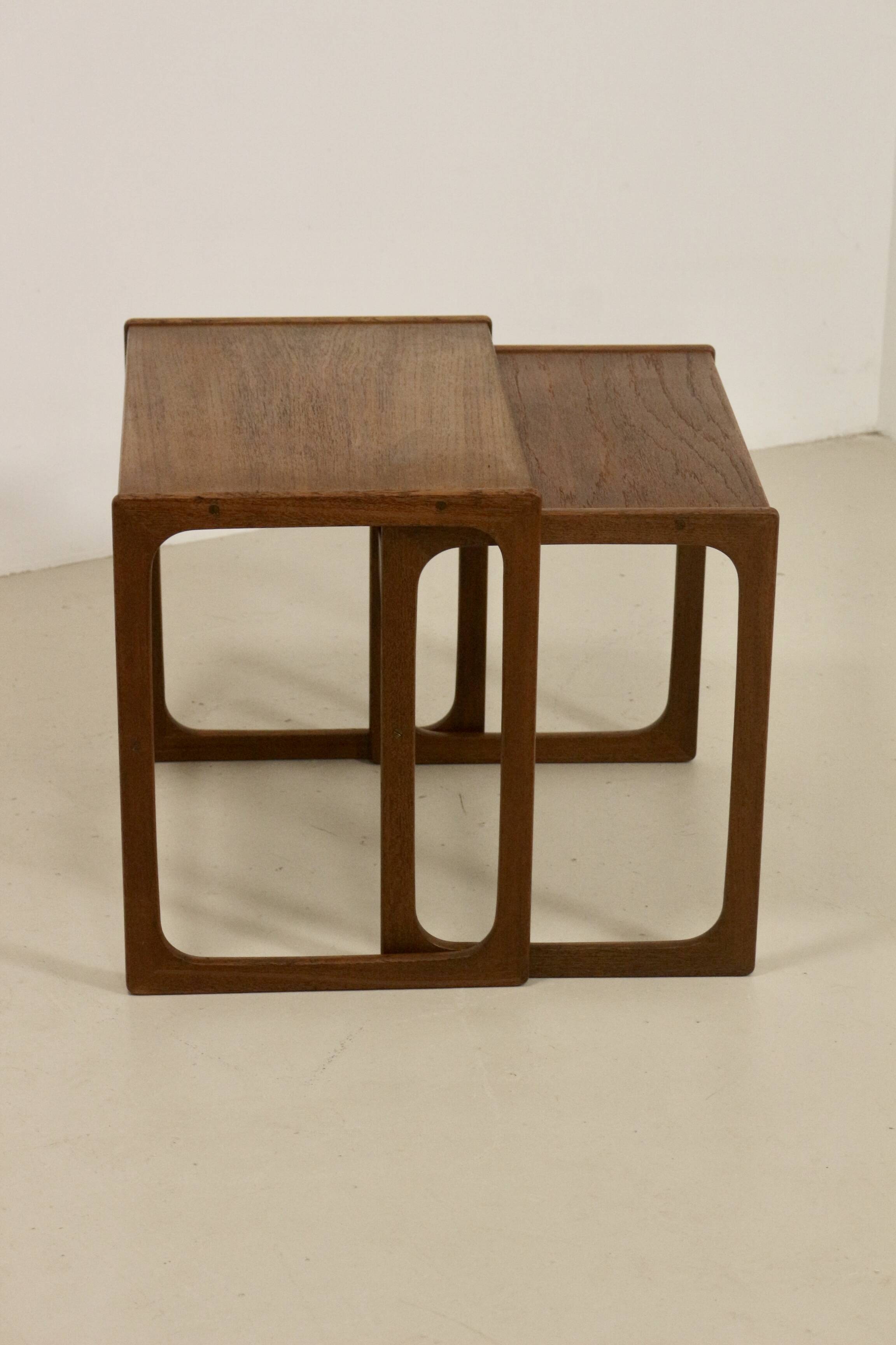 Scandinavian nesting tables rn teak year 60. Ref twiny.