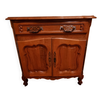 Small Provençal-style chest of drawers.