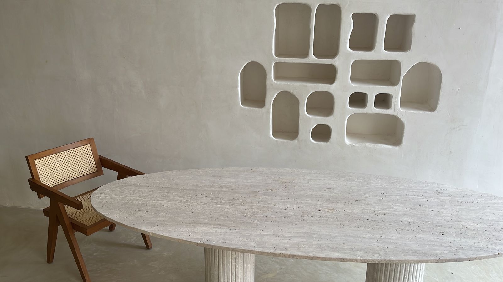 Calypso oval dining table - 150x90 - natural travertine