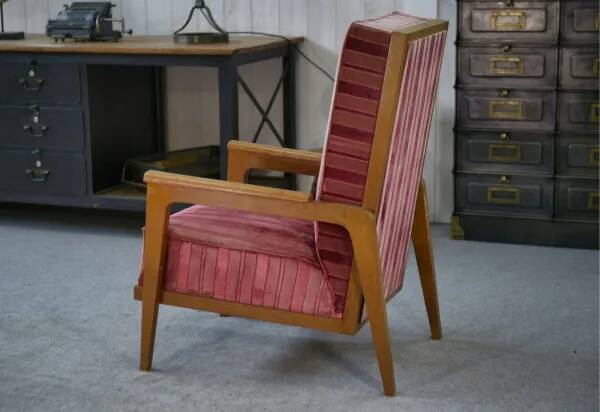 Fauteuil en chêne et velours 1940’s