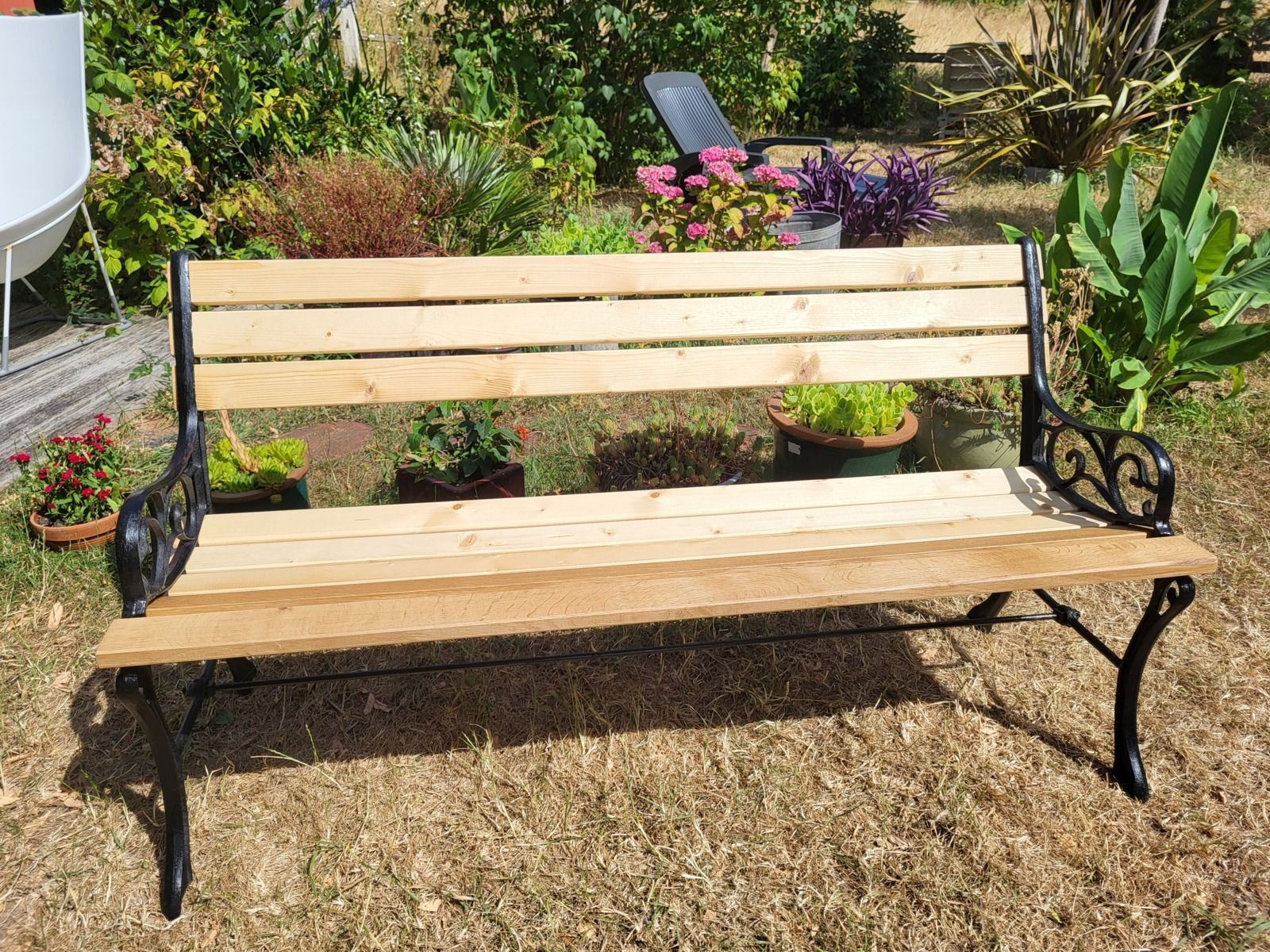 Old "Jardins de Paris" bench in Art Nouveau style (restored)